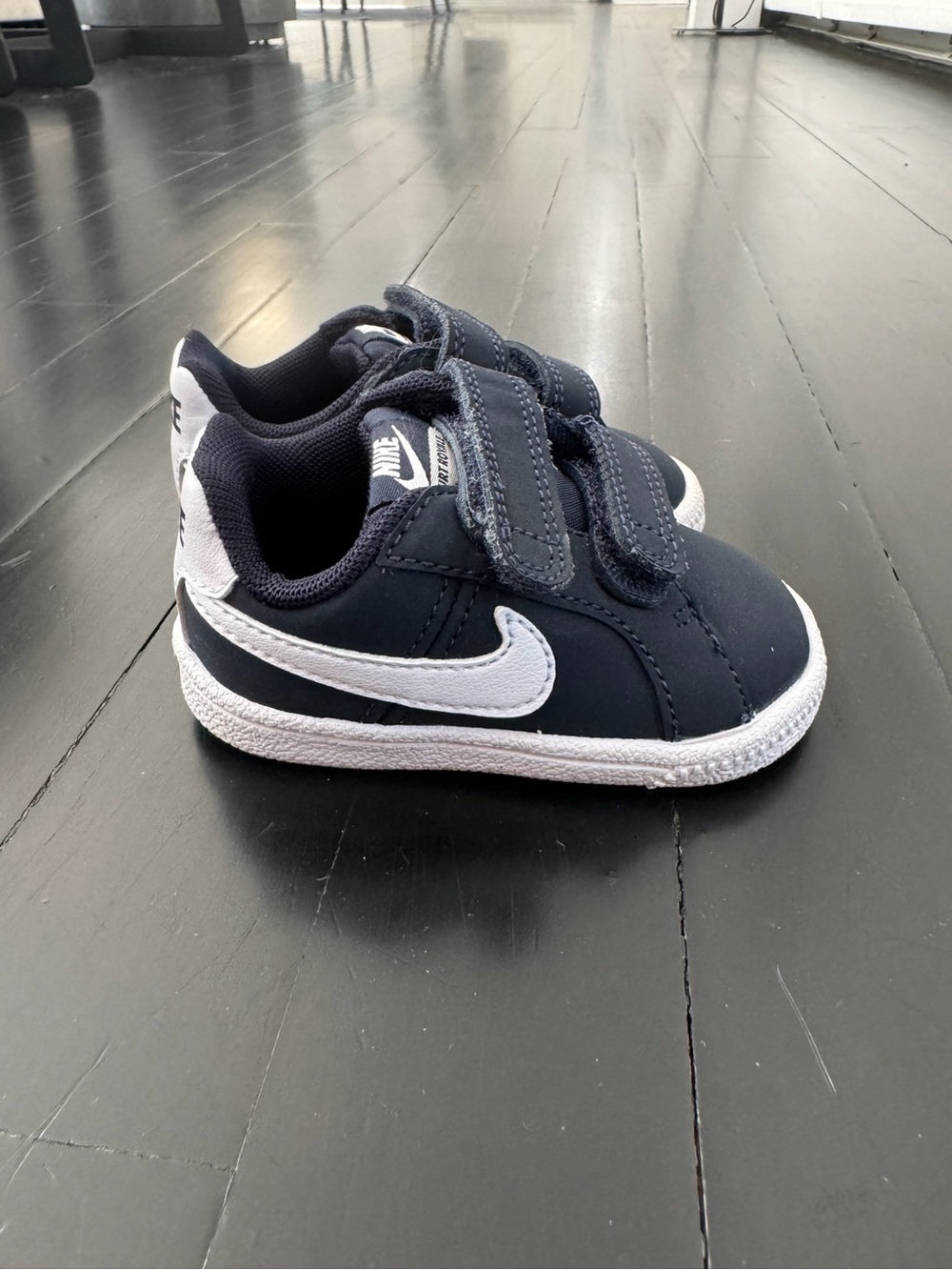 Nike Kids Navy Velcro Court Sneakers